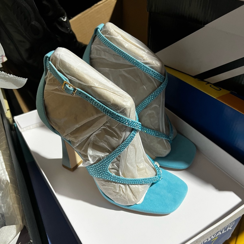 Jessica Simpson size 7 Elegant Blue Strappy Women's Heels